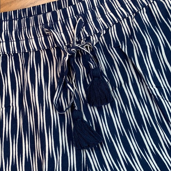 Navy patterned shorts - Picture 2 of 2